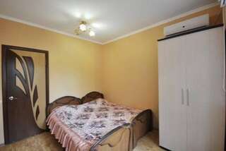 Гостиница Guest House on Krasnodarskaya Геленджик Четырехместный номер с балконом-2