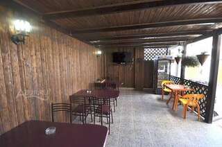 Гостиница Guest House on Krasnodarskaya Геленджик Трехместный номер с балконом-1